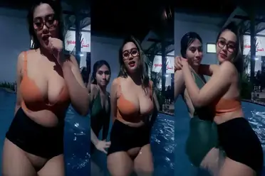 Miya Dan Sahabat Asyik Basah Basahan Di Kolam